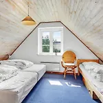 Dom wakacyjny Four-bedroom In *