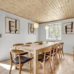 Four-bedroom In Dom wakacyjny *