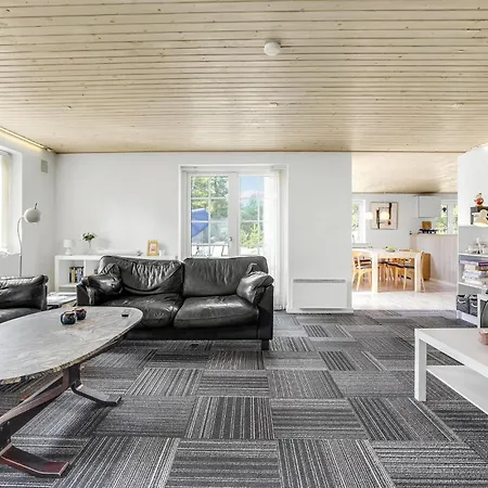 Four-bedroom In Romo בית נופש Romo