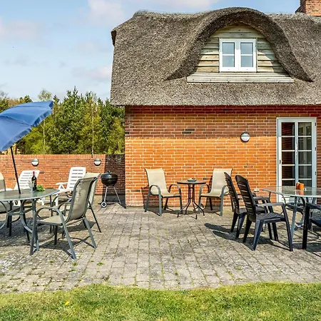 בית נופש Four-bedroom In Romo